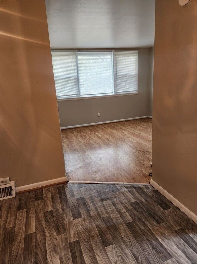 Building Photo - 6651CLARIDGE