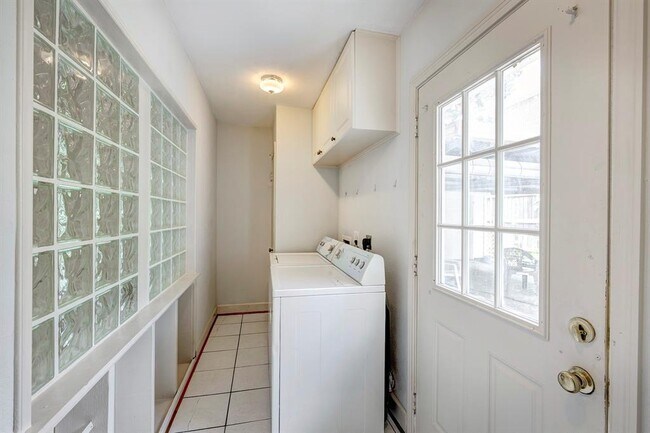 Building Photo - 4703 Braeburn Dr
