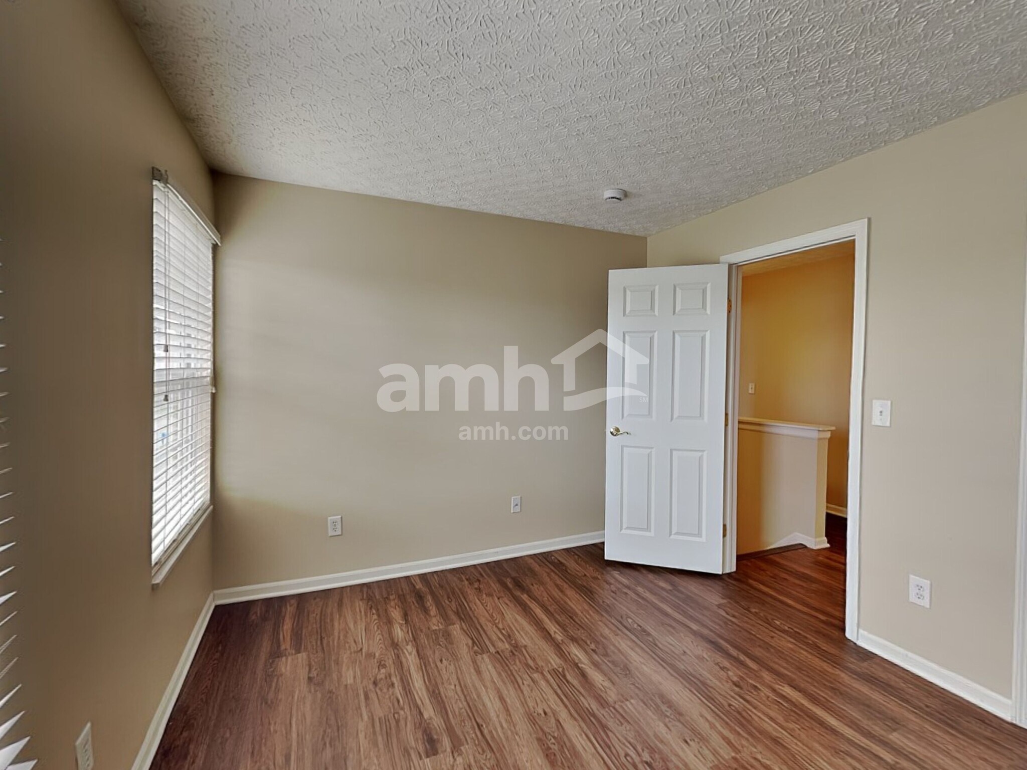 Building Photo - 1124 Waterview Ct