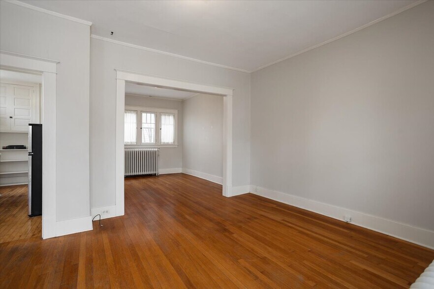 Building Photo - 246 Prospect Ave NE