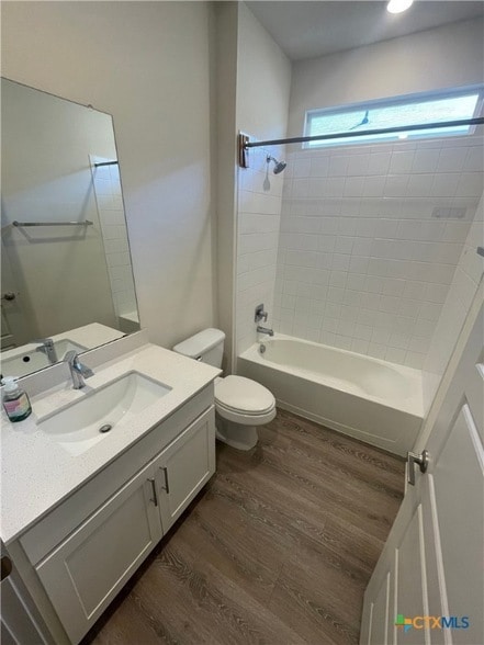 Building Photo - 540 Wilshire Rd