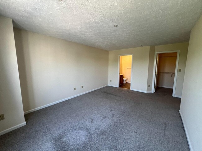 Building Photo - 703 Orchard Overlook