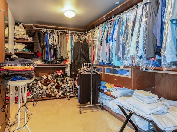 Building Photo - 450 Alton Rd