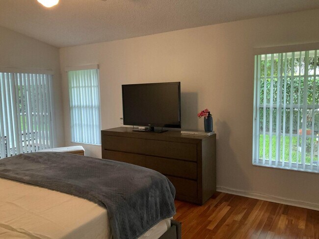 Building Photo - 12402 Dogleg Dr