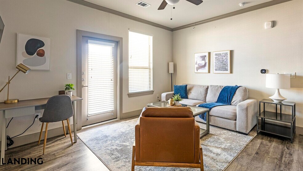 Building Photo - 12500 Shadowglen Trce