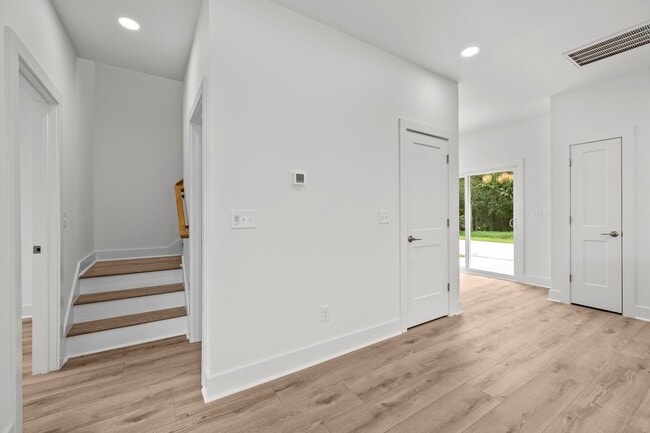 Building Photo - Gorgeous New Construction near Downtown Durham, Premium Finishes - Pet Friendly!