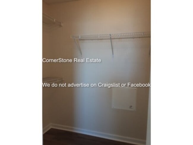 Building Photo - 1710 Renwick Dr