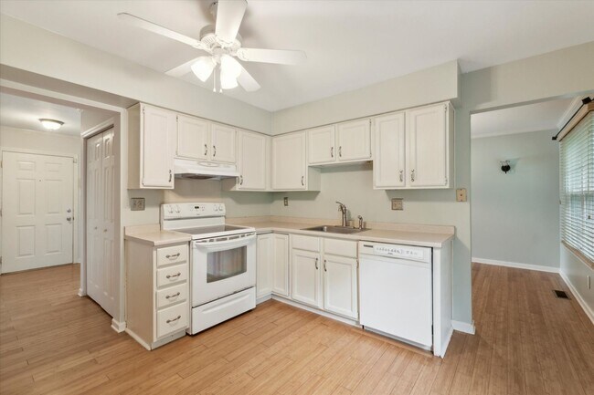 Building Photo - Single Family Home for Rent in Downingtown School District!