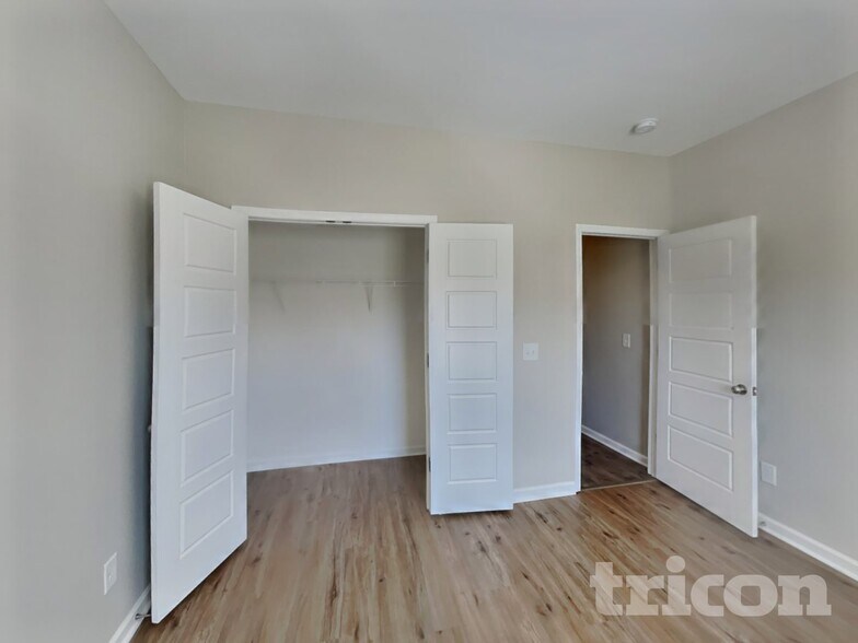 Building Photo - 825 Ellyson Dr