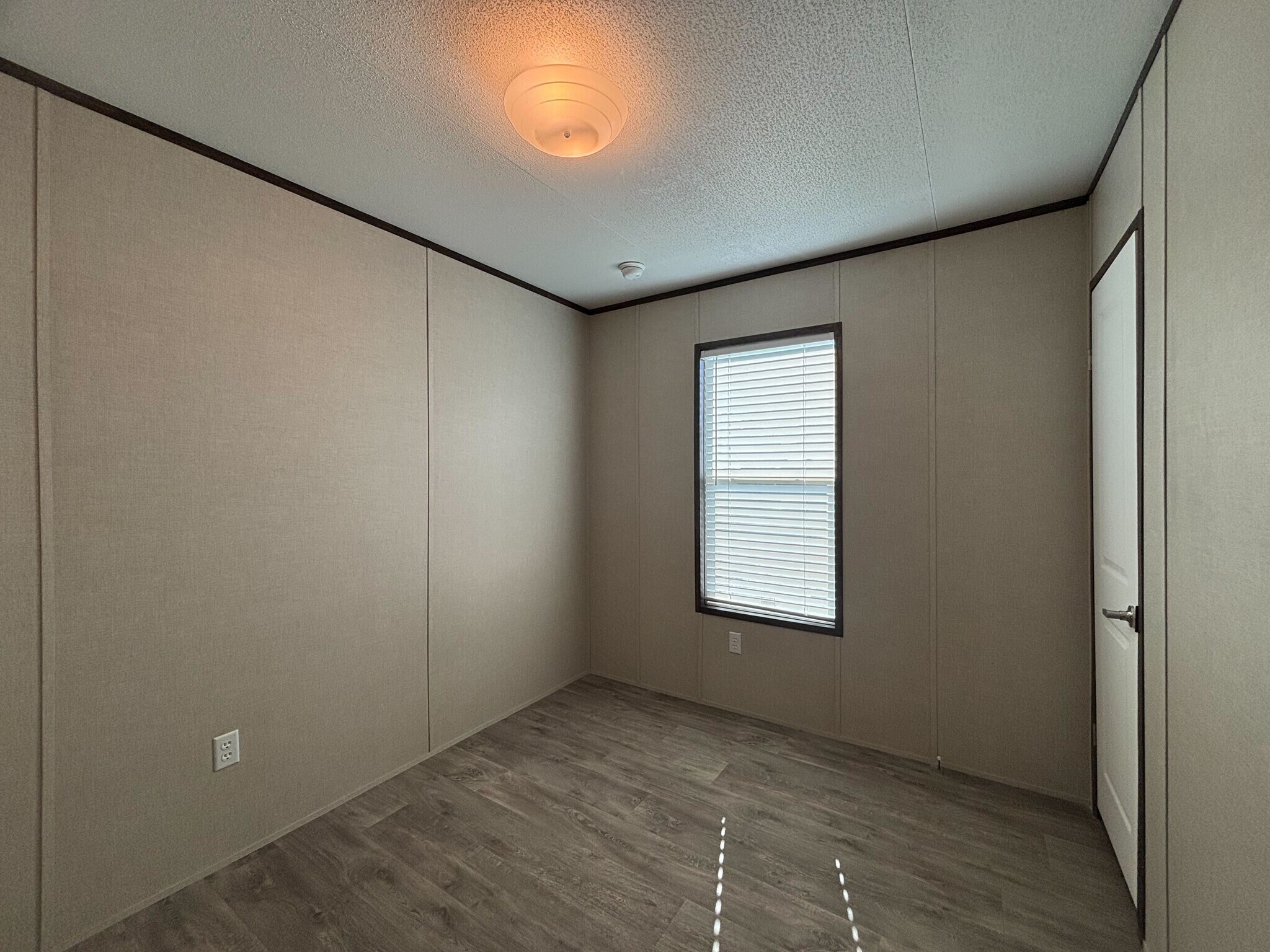 Building Photo - 204 Linda St