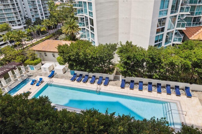 Building Photo - 200 Sunny Isles Blvd