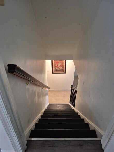 Primary Photo - 4 Fieldstone Ct