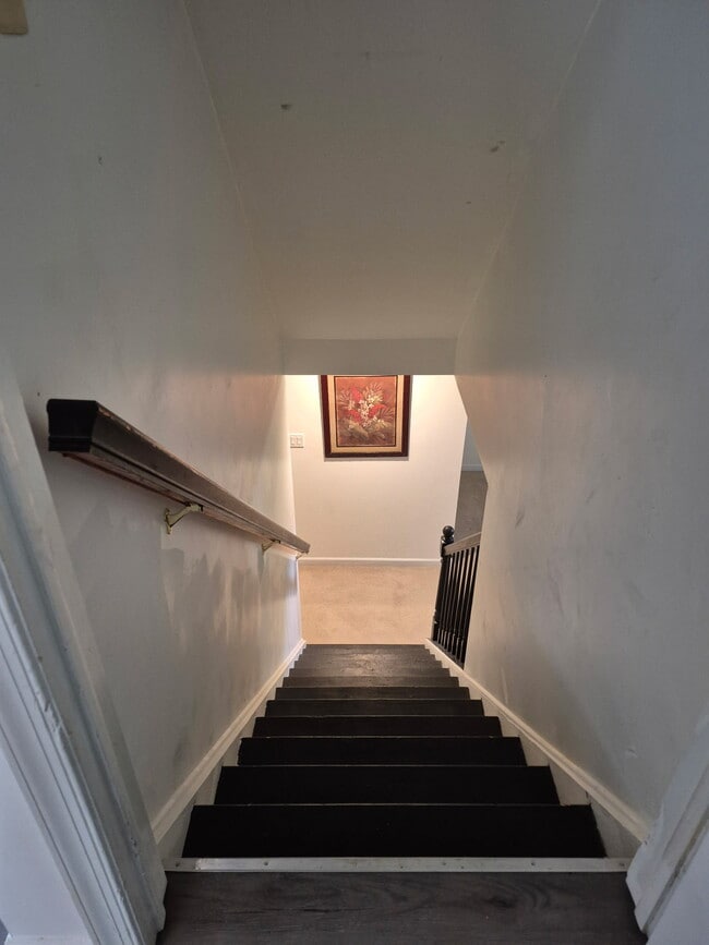 Building Photo - 4 Fieldstone Ct