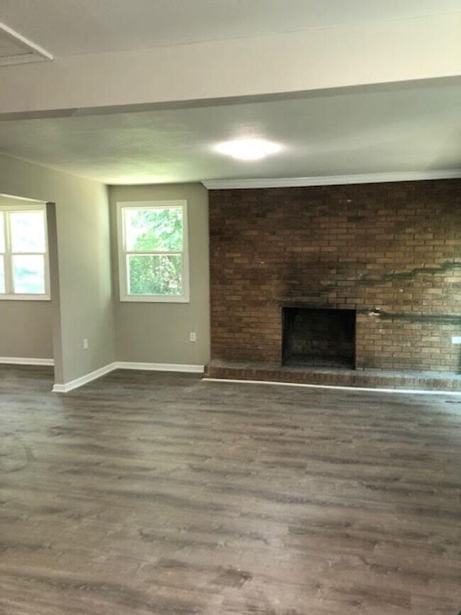 Building Photo - nice home