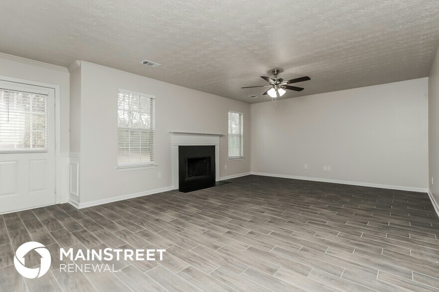 Building Photo - 6384 E Meyer Dr