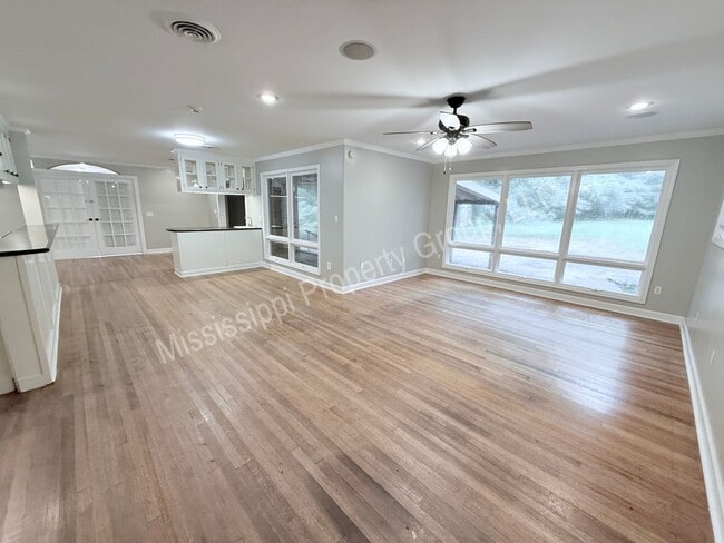 Building Photo - 3BR/3BA For Rent