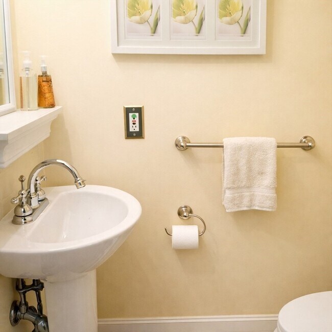 Building Photo - 154 Quincy Shore Dr