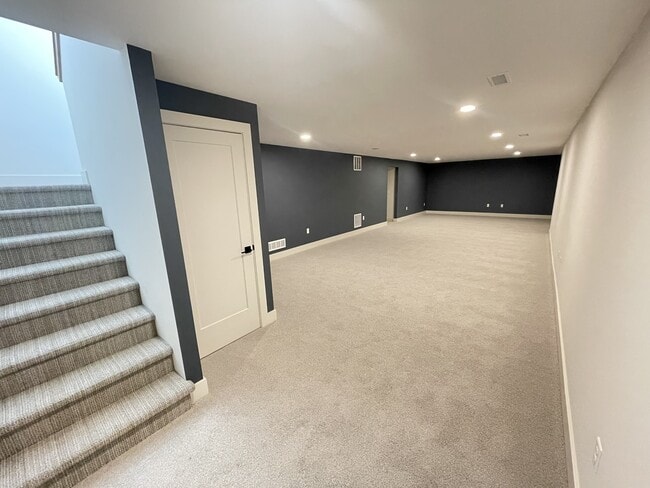 Building Photo - 252 N Ciderbluff St