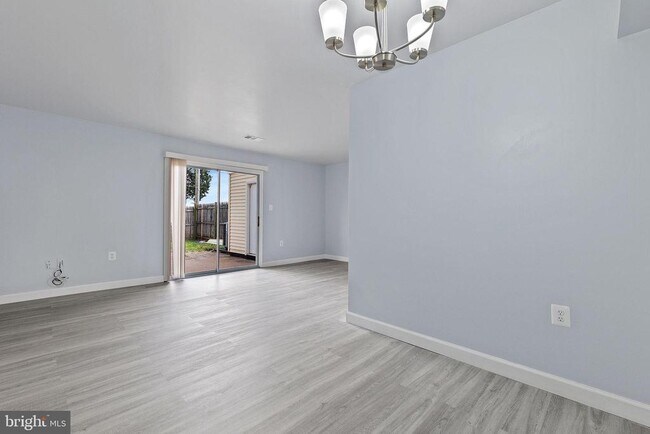 Building Photo - 8145 Community Dr