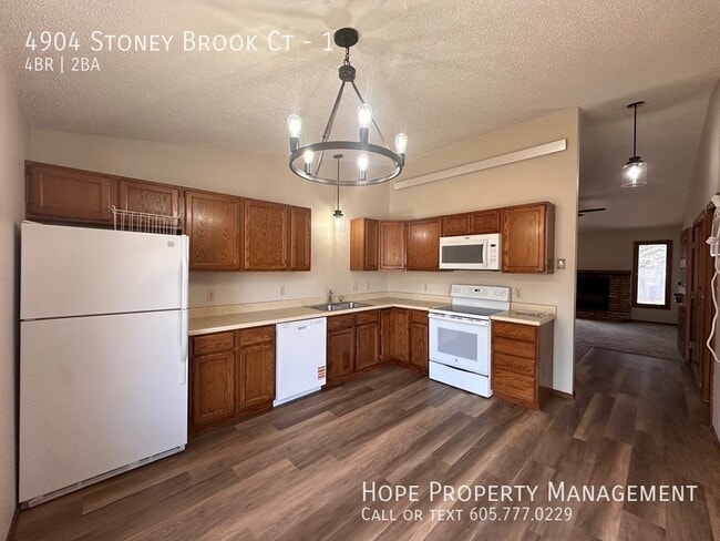 Building Photo - 4904 Stoney Brook Ct