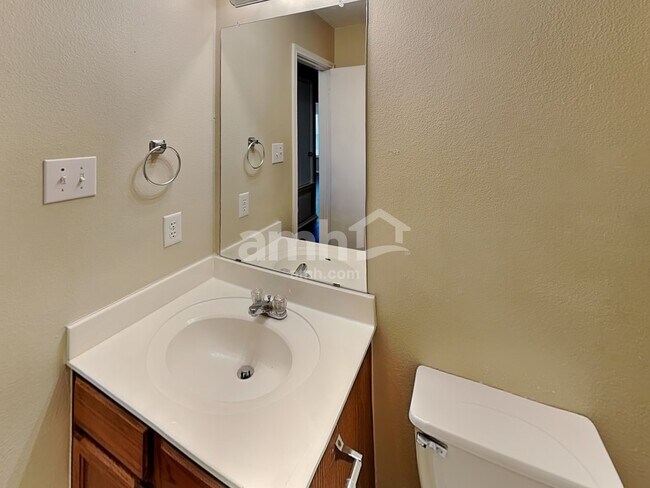 Building Photo - 13205 Vizquel Loop