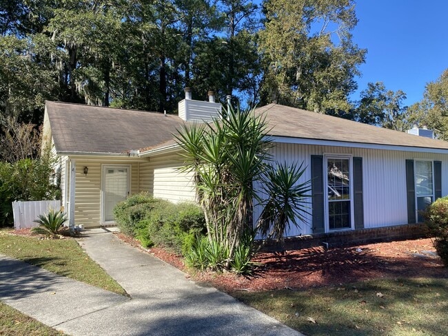 Primary Photo - 1401 King George Blvd