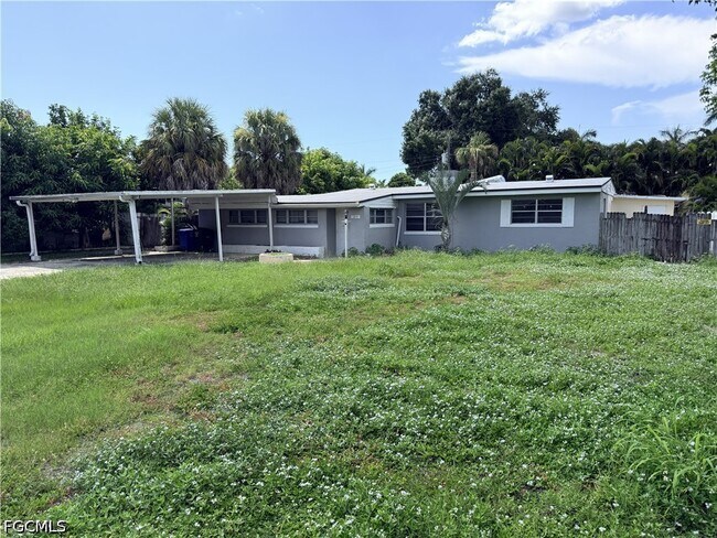 Building Photo - 3955 Seminole Ave