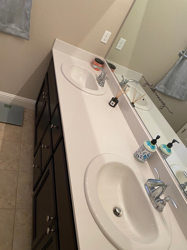 Building Photo - 40 Greystone Pl