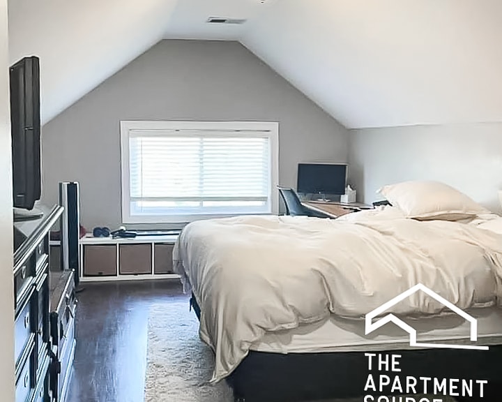 Building Photo - 2732 N Wilton Ave