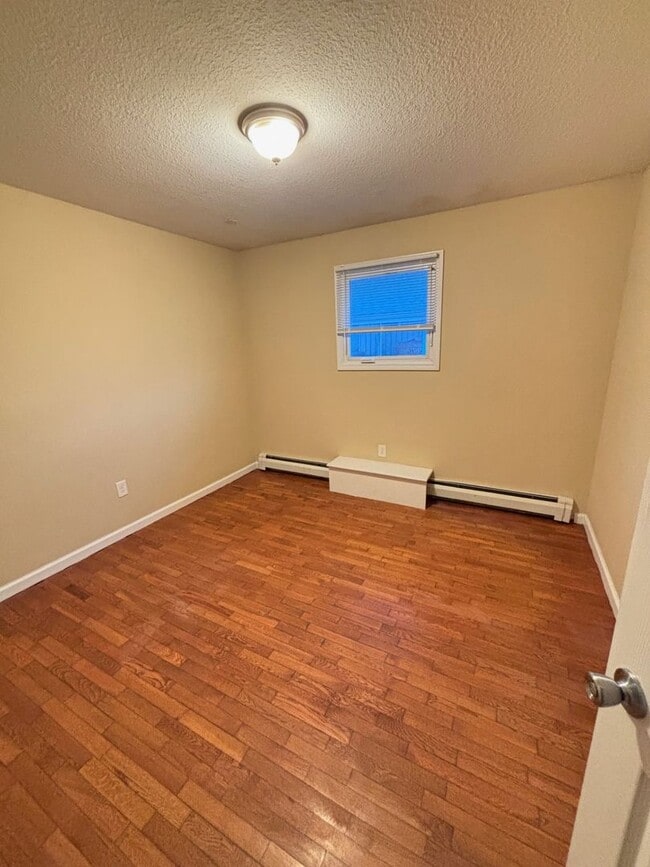 Building Photo - 1203 N Coler Ave