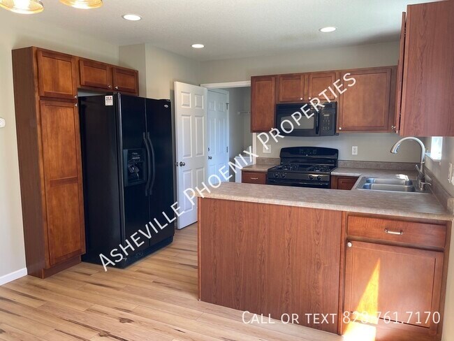 Building Photo - 20 Lilac Fields Way