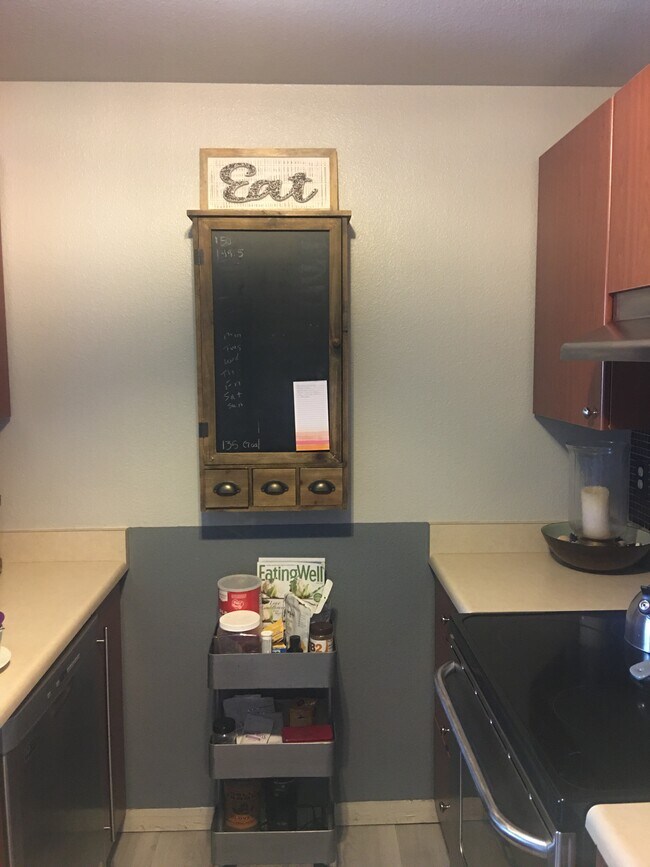 Building Photo - Luxury Condo