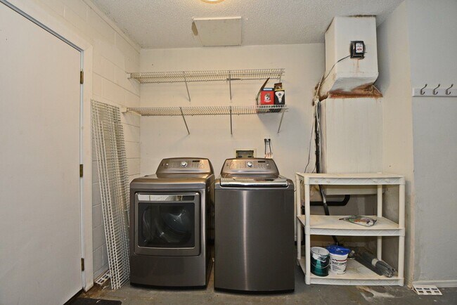 Building Photo - Colonialtown North 3BR – Prime Mills 50 Location