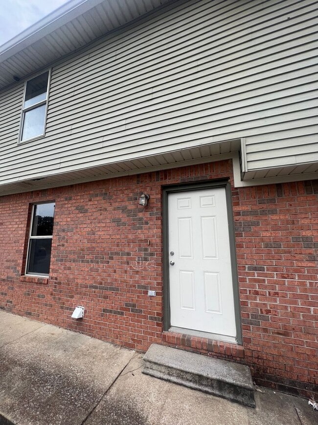 Building Photo - 427 Mt Pelia Rd