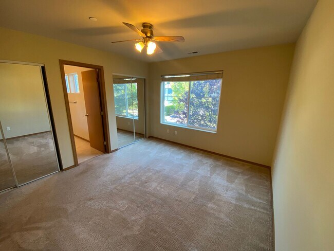 Building Photo - DuPont 3 bedroom home