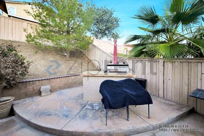 Building Photo - 34142 Dianthus Ln