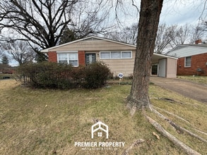 Building Photo - Cozy 3BR Memphis Home with Fenced Yard, Bright Living Space & Convenient Layout