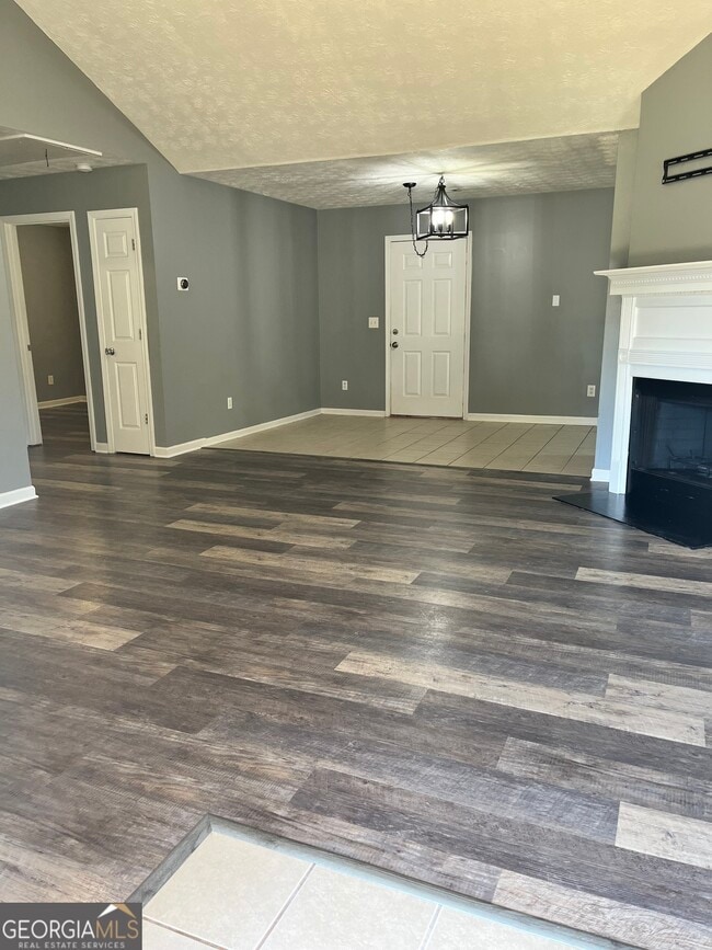Building Photo - 7098 Hummingbird Ln