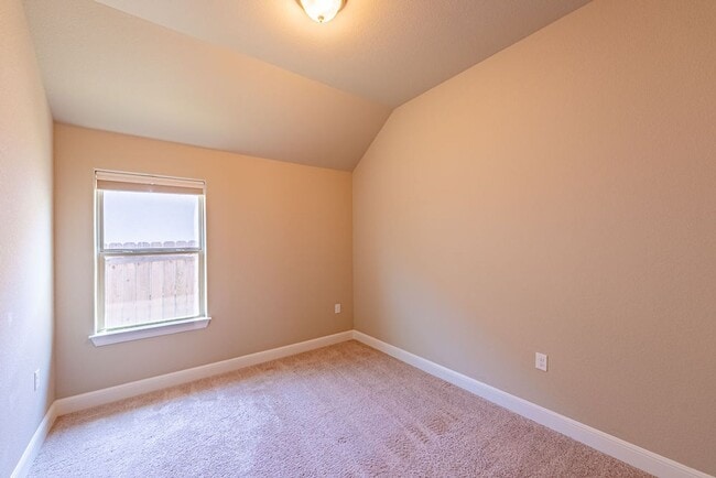 Building Photo - Charming Cedar Park Retreat: 3-Bedroom Home with Versatile Features and Community Amenities