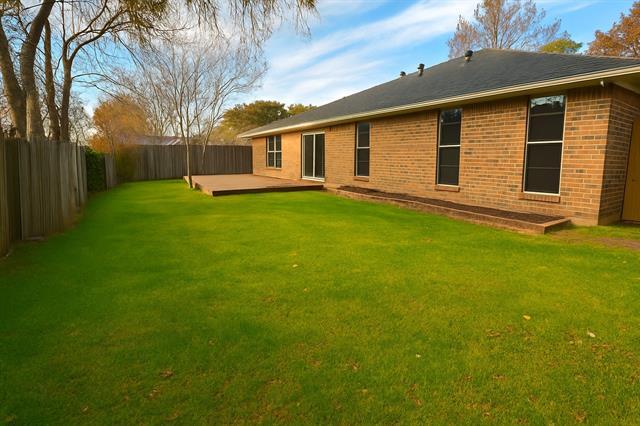 Building Photo - 7210 Lakeshore Dr