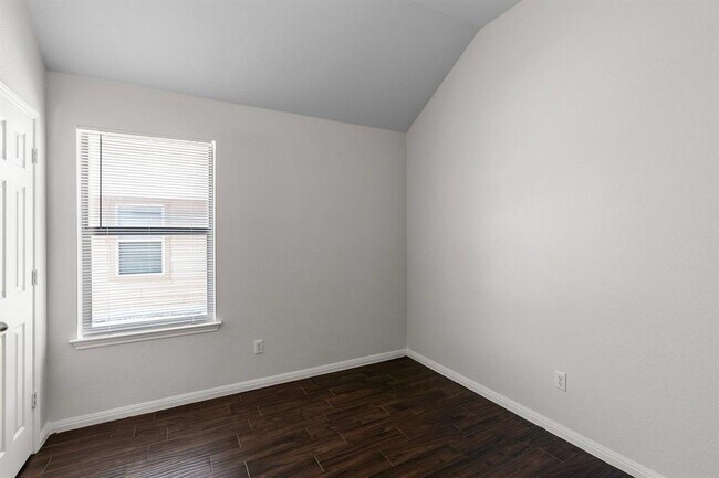 Building Photo - 12920 Snow Ln