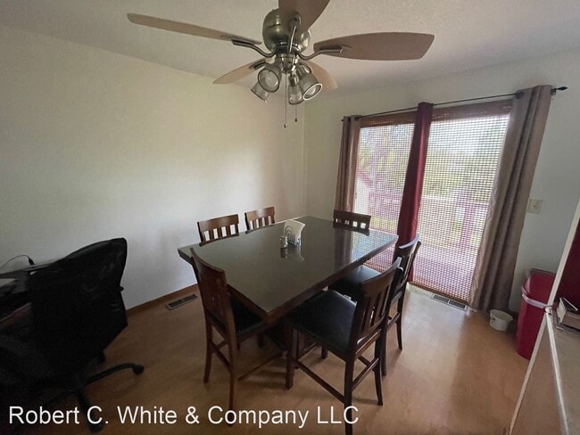 Building Photo - 2 br, 1.5 bath House - 33 Sherman Lane