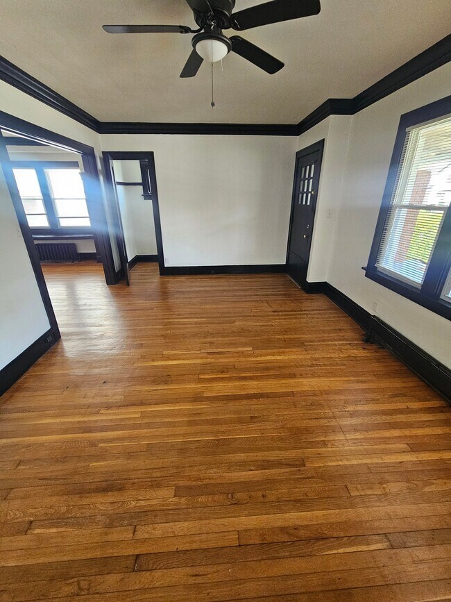 Building Photo - 4280 E 124th St