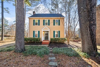 Building Photo - 7404 N Thorncliff Pl