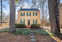 Building Photo - 7404 N Thorncliff Pl