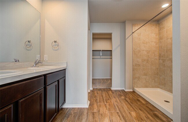 Building Photo - 20835 Medford Landing Ln