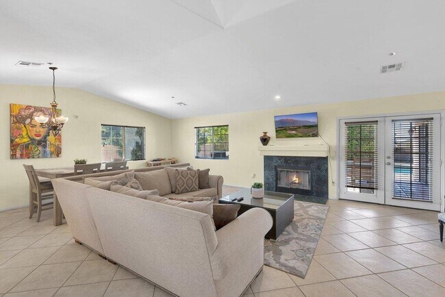 Building Photo - Long Term Rental with Pool