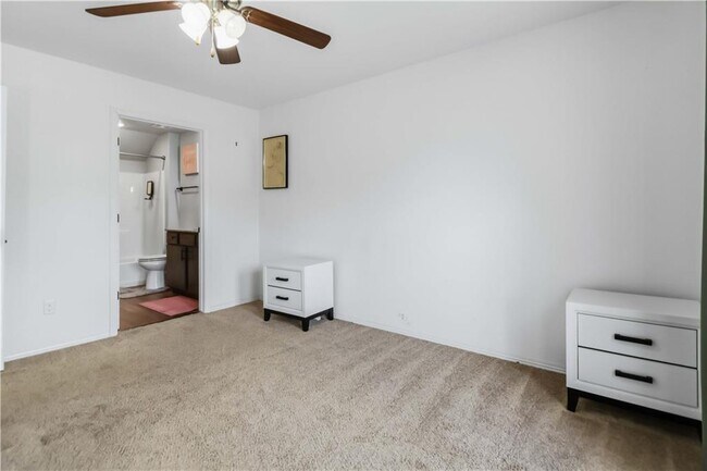 Building Photo - 1299 N Sicily Ln