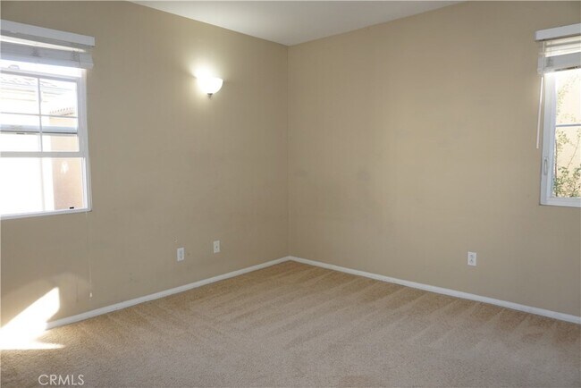 Building Photo - 72 Chantilly-