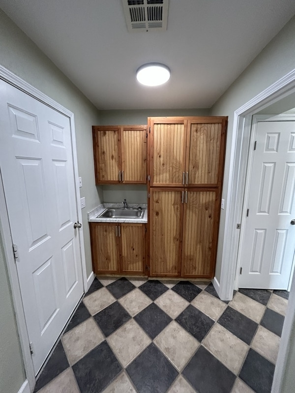 Building Photo - 2312 W Birch St